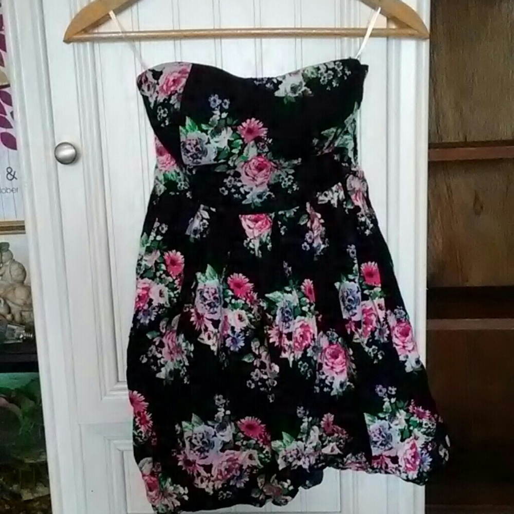 Strapless dress